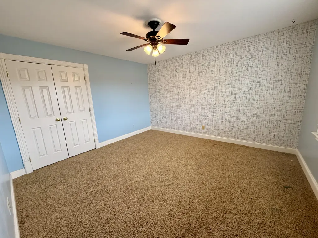 1807 Drake Lane London KY 40741