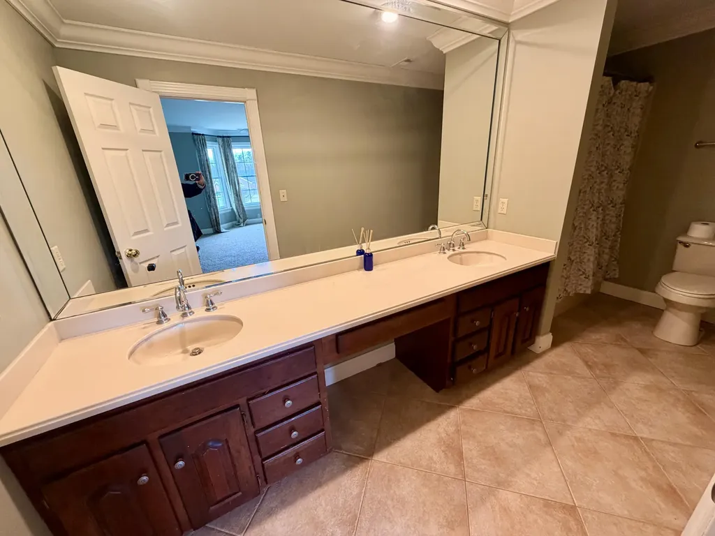 1807 Drake Lane London KY 40741