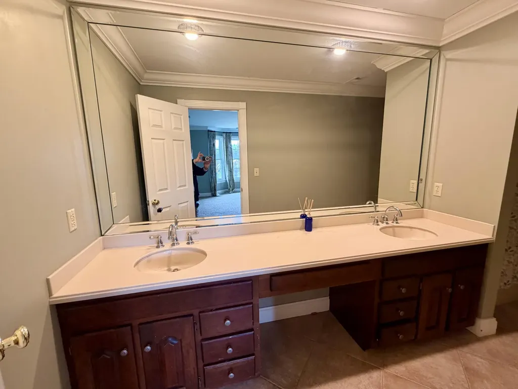 1807 Drake Lane London KY 40741