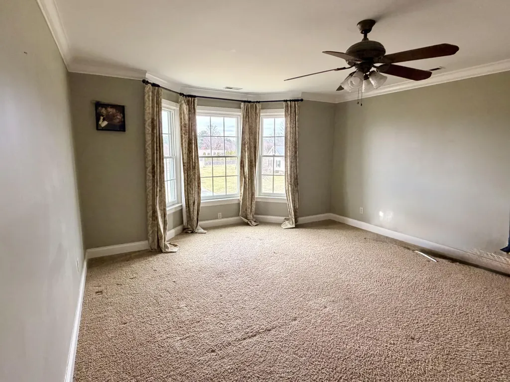 1807 Drake Lane London KY 40741