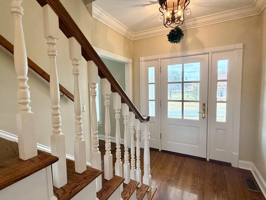 1807 Drake Lane London KY 40741