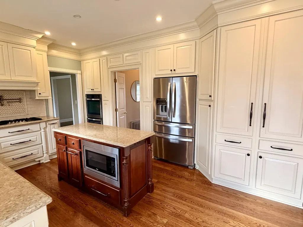 1807 Drake Lane London KY 40741
