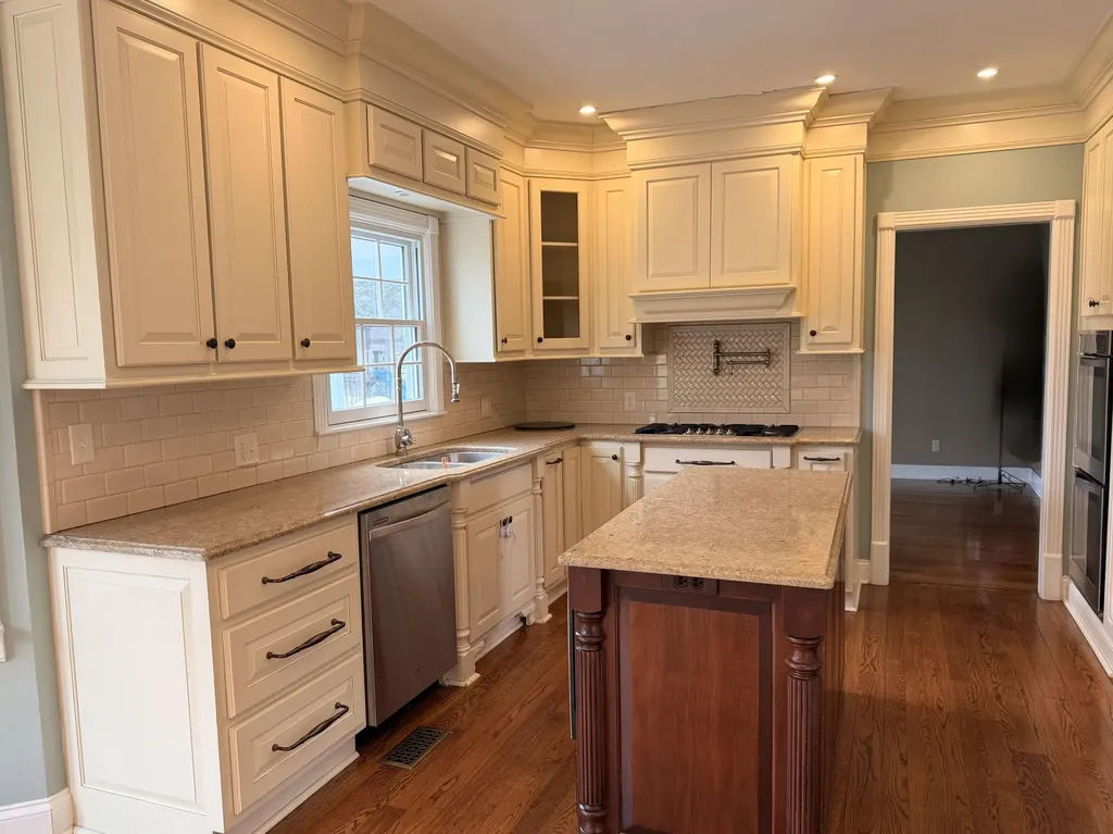 1807 Drake Lane London KY 40741