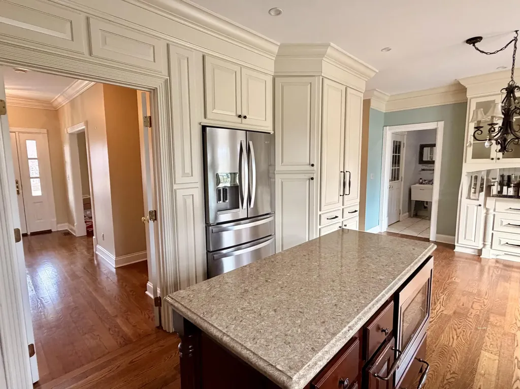 1807 Drake Lane London KY 40741