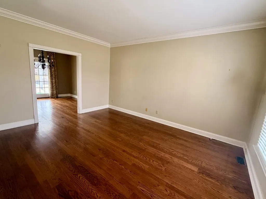 1807 Drake Lane London KY 40741