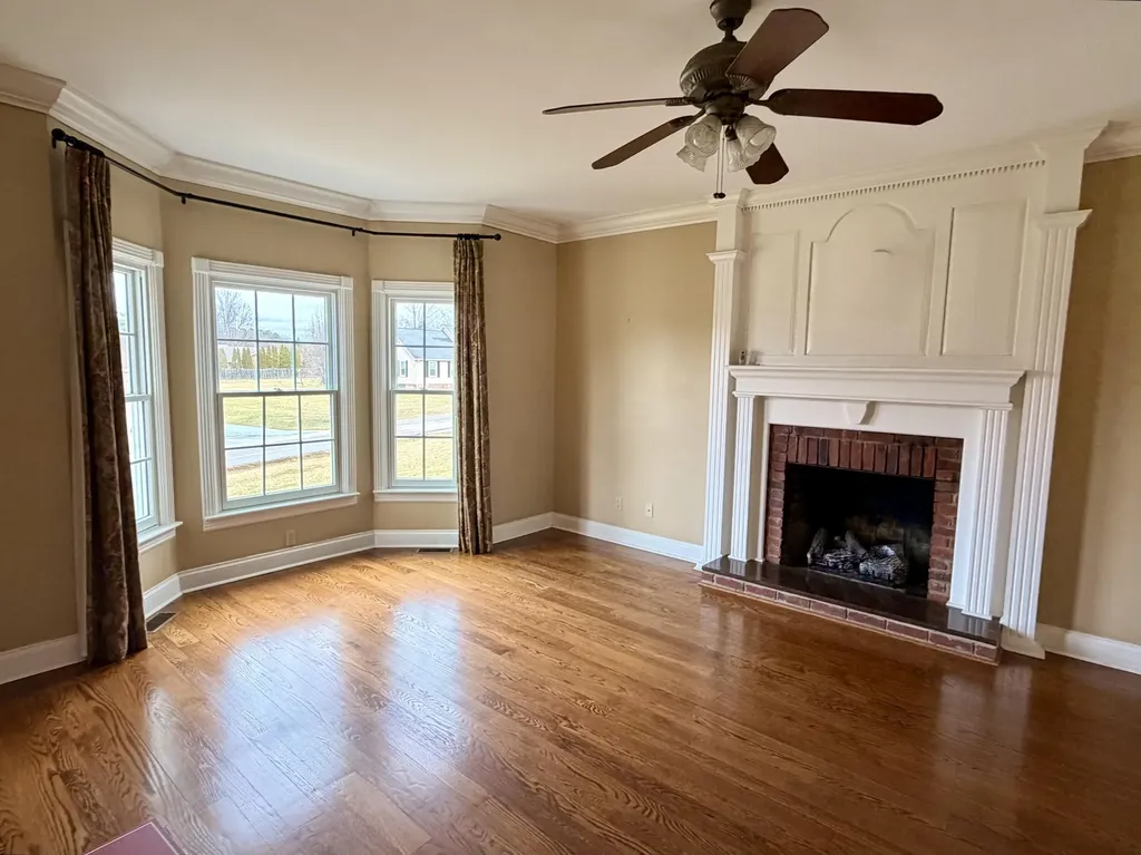 1807 Drake Lane London KY 40741
