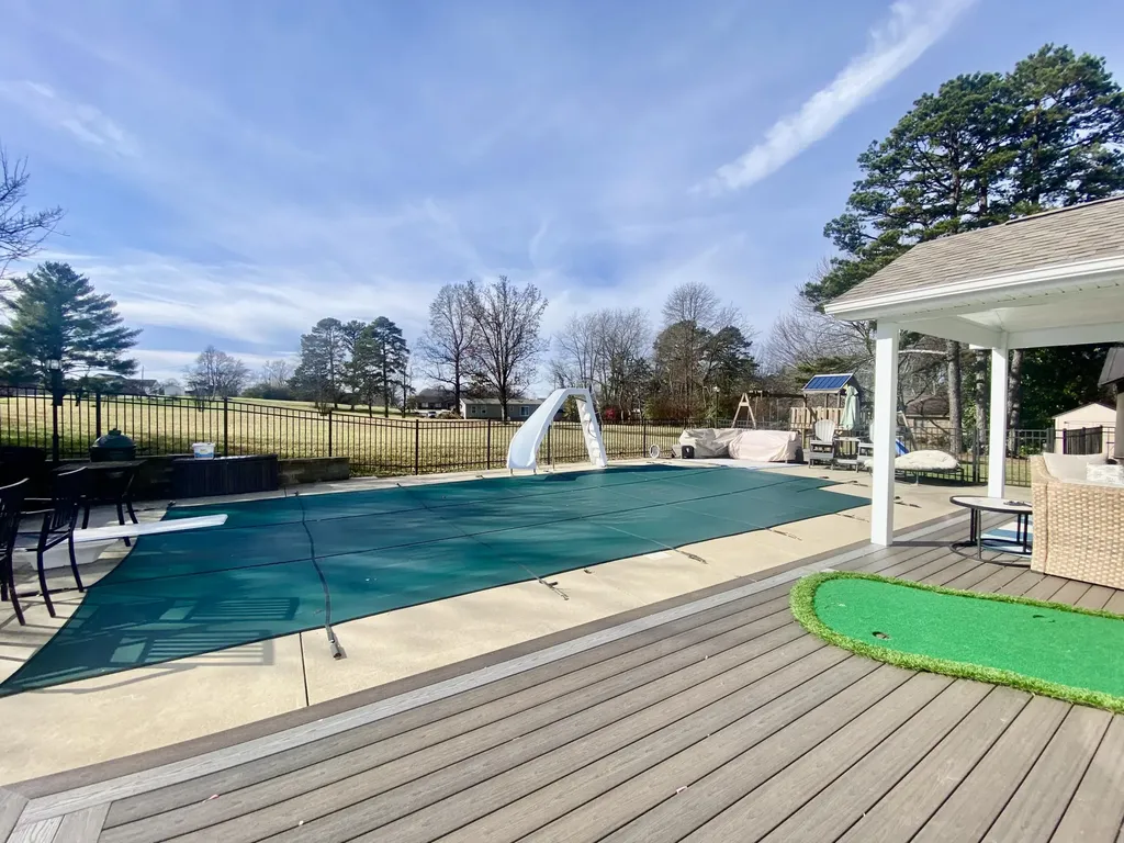 1807 Drake Lane London KY 40741