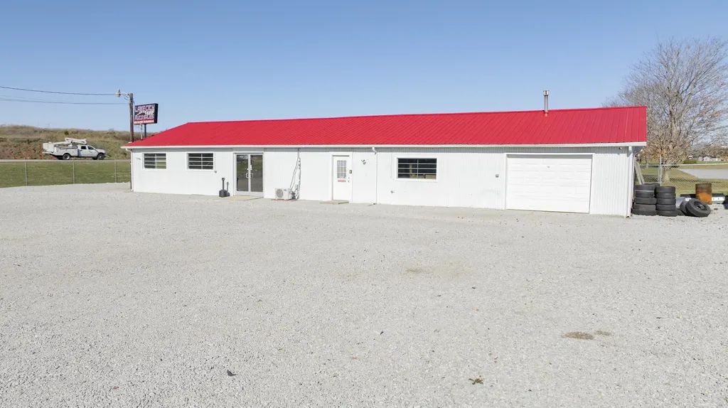 2104 Ky-90 Monticello KY 42633