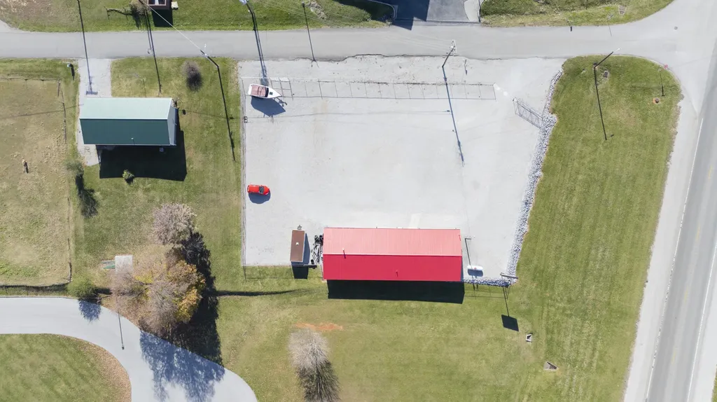 2104 Ky-90 Monticello KY 42633