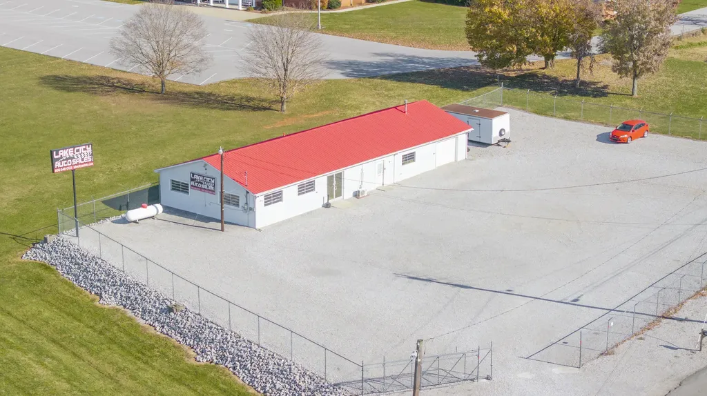 2104 Ky-90 Monticello KY 42633