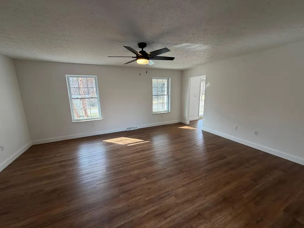 3183 N State Highway 1223 Corbin KY 40701