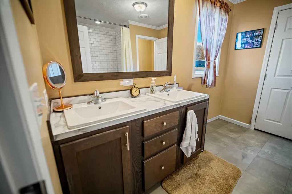 59 Village Lane Russell Springs KY 42642