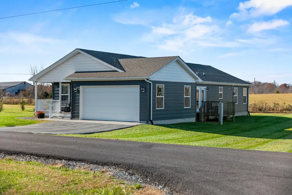 59 Village Lane Russell Springs KY 42642