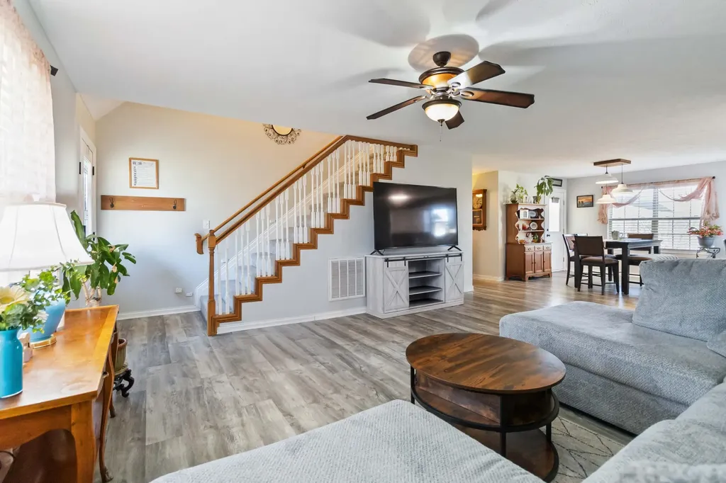 207 Clover Pointe Drive Somerset KY 42503
