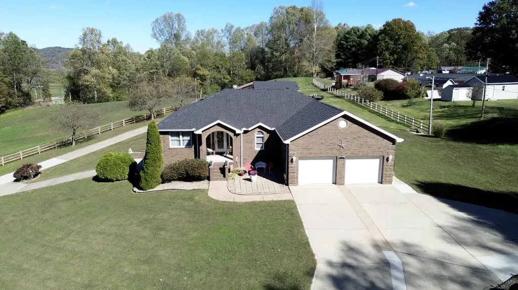 87 Meadowbrook Road Vanceburg KY 41179