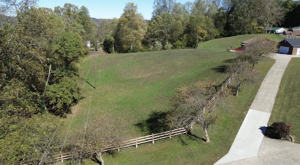 87 Meadowbrook Road Vanceburg KY 41179
