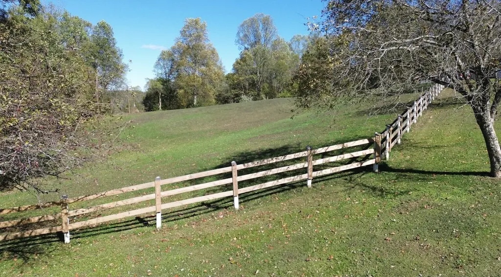 87 Meadowbrook Road Vanceburg KY 41179