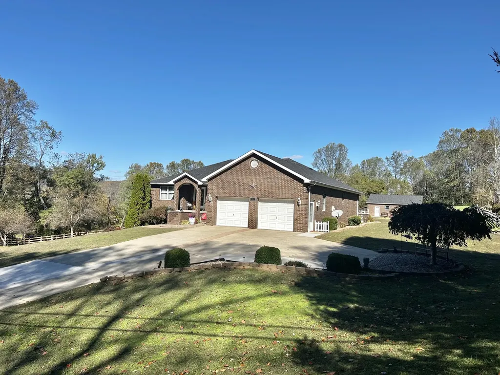 87 Meadowbrook Road Vanceburg KY 41179