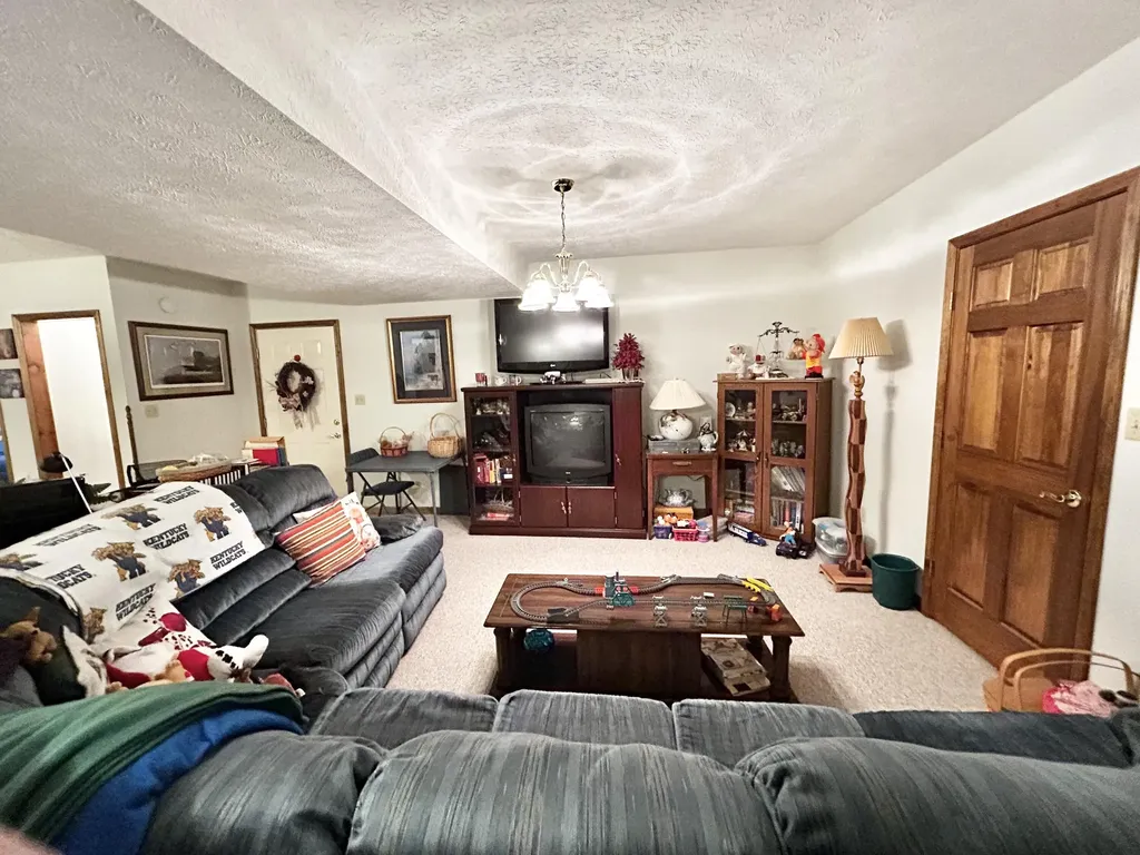 87 Meadowbrook Road Vanceburg KY 41179