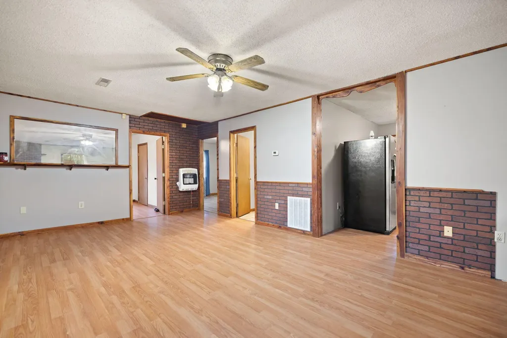 1324 Highway 399 Booneville KY 41314
