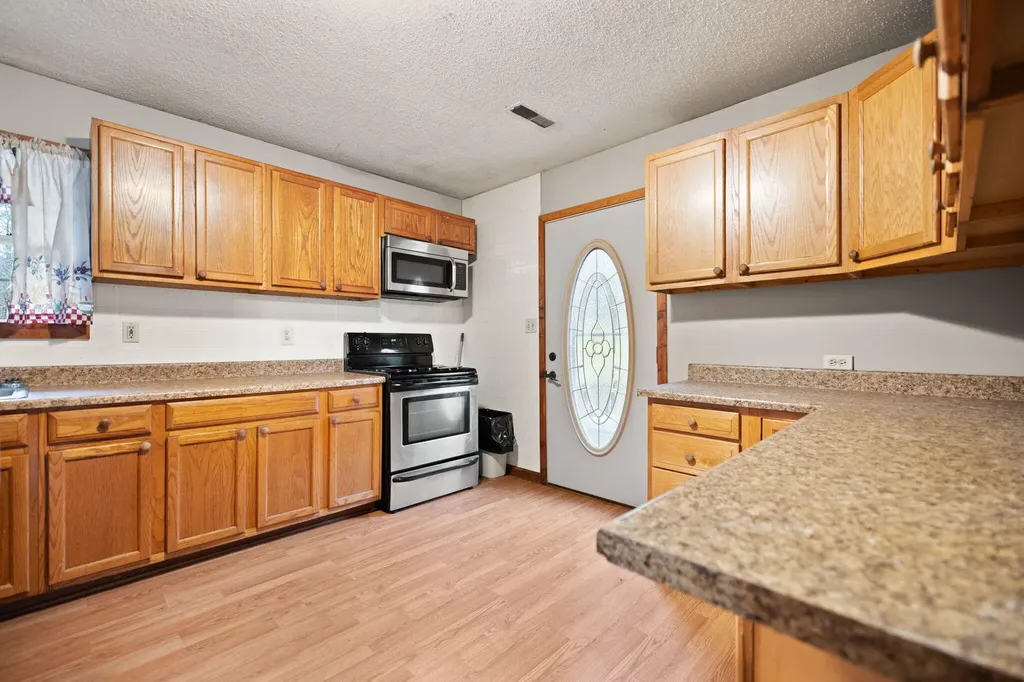 1324 Highway 399 Booneville KY 41314