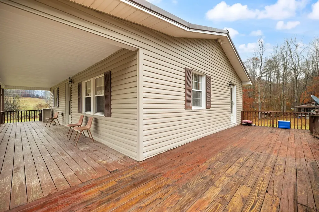 1324 Highway 399 Booneville KY 41314