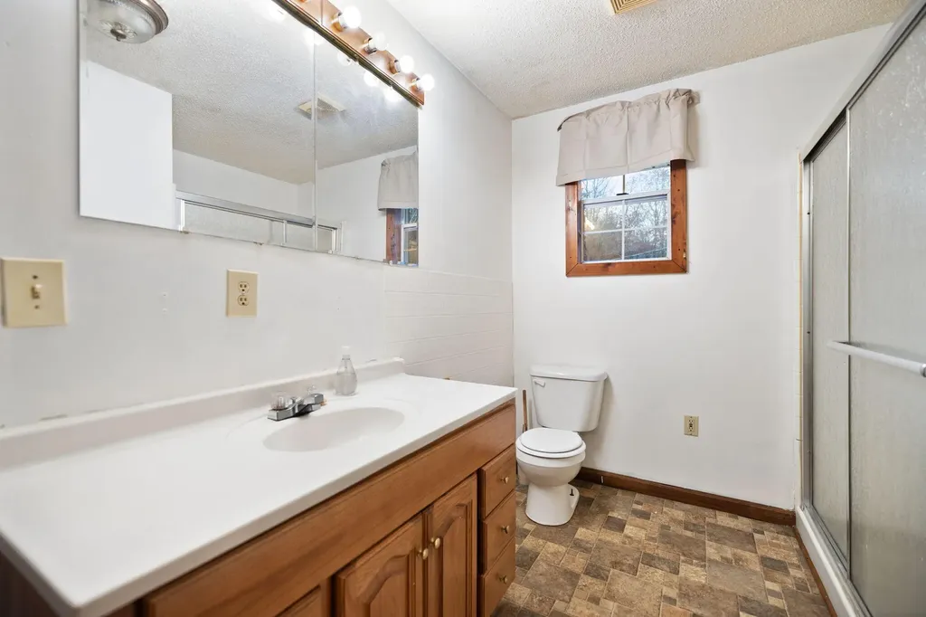 1324 Highway 399 Booneville KY 41314