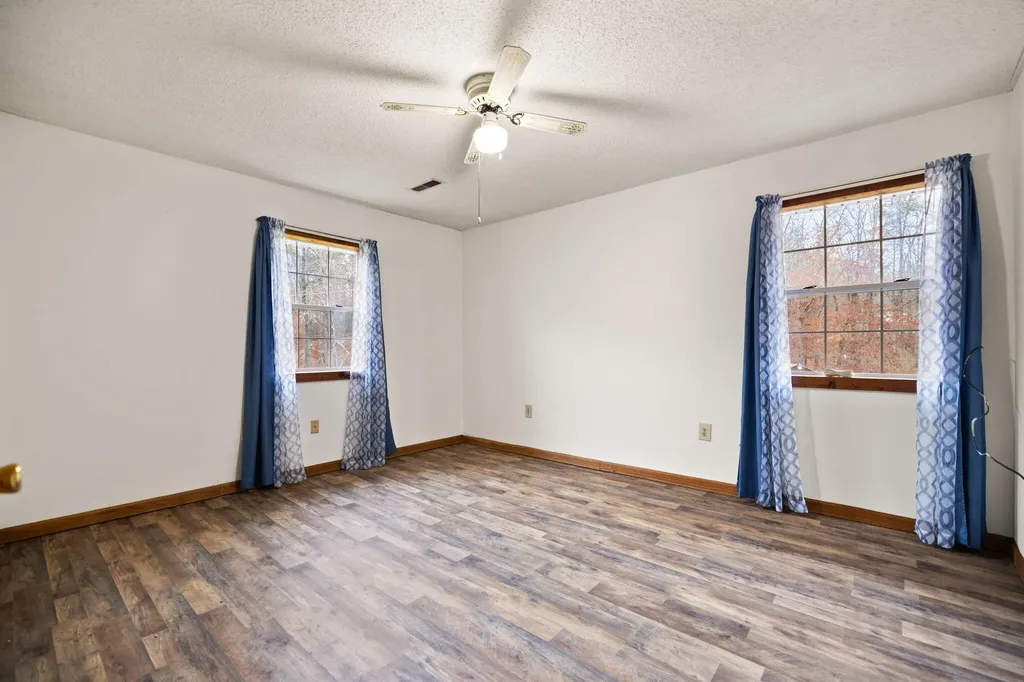 1324 Highway 399 Booneville KY 41314