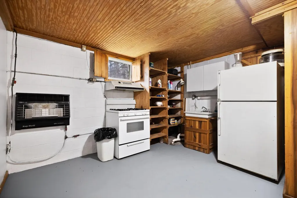 1324 Highway 399 Booneville KY 41314