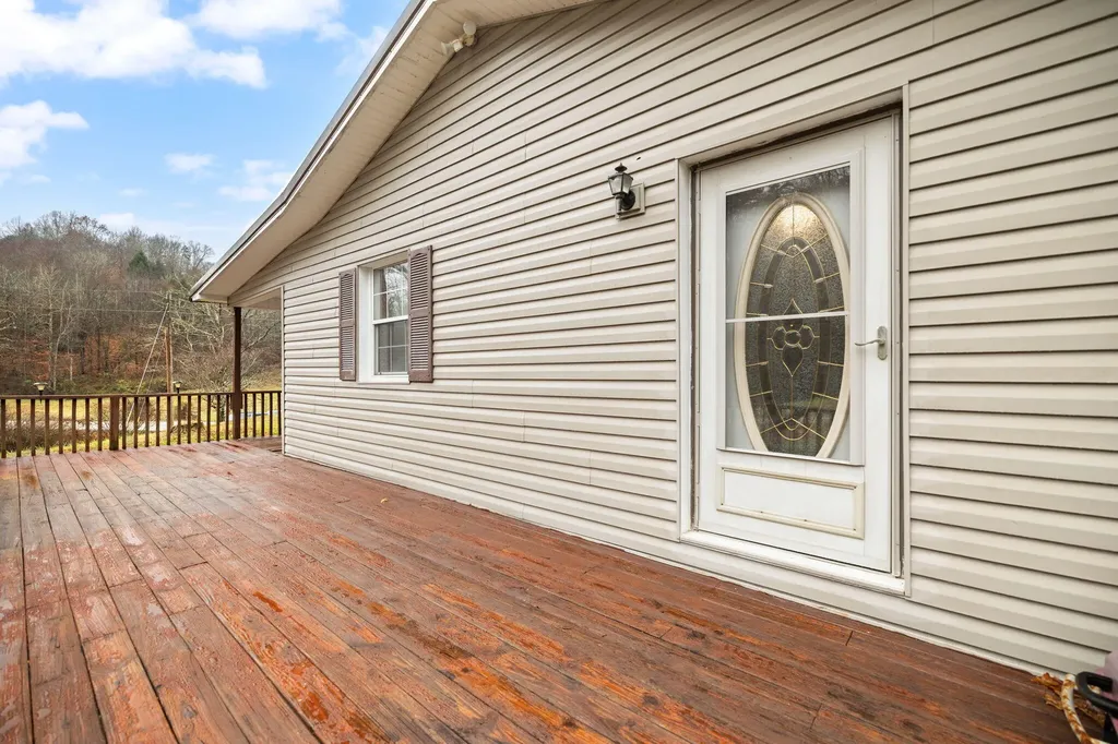 1324 Highway 399 Booneville KY 41314