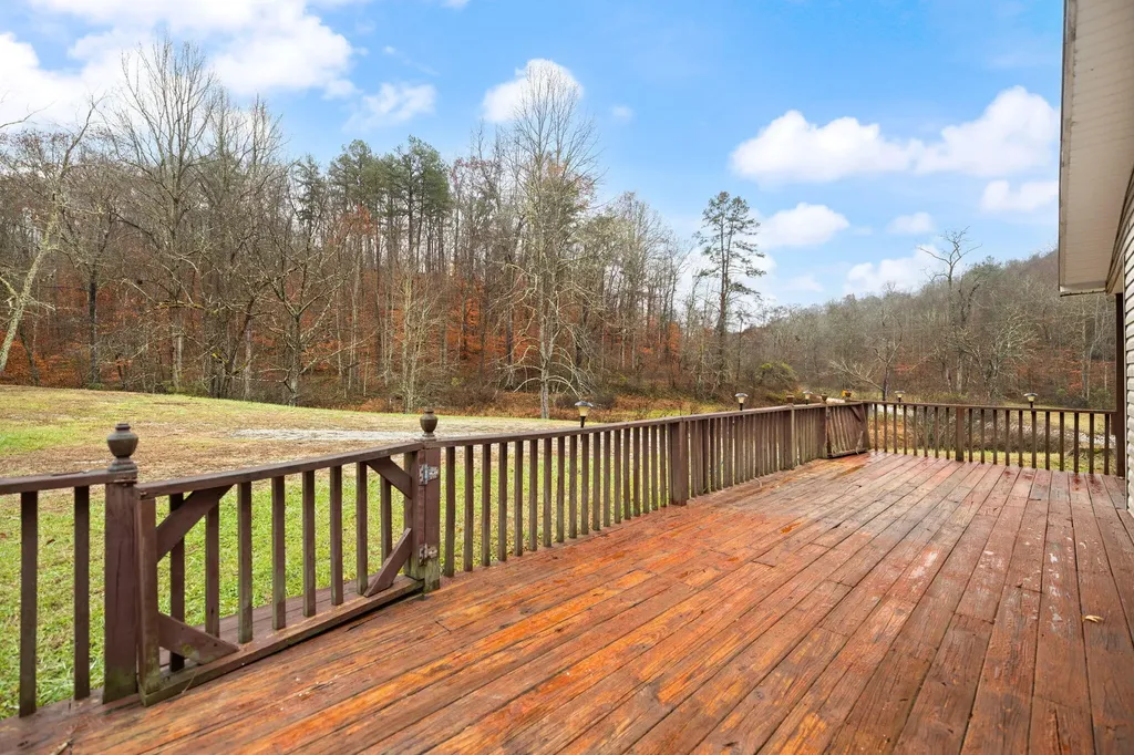 1324 Highway 399 Booneville KY 41314
