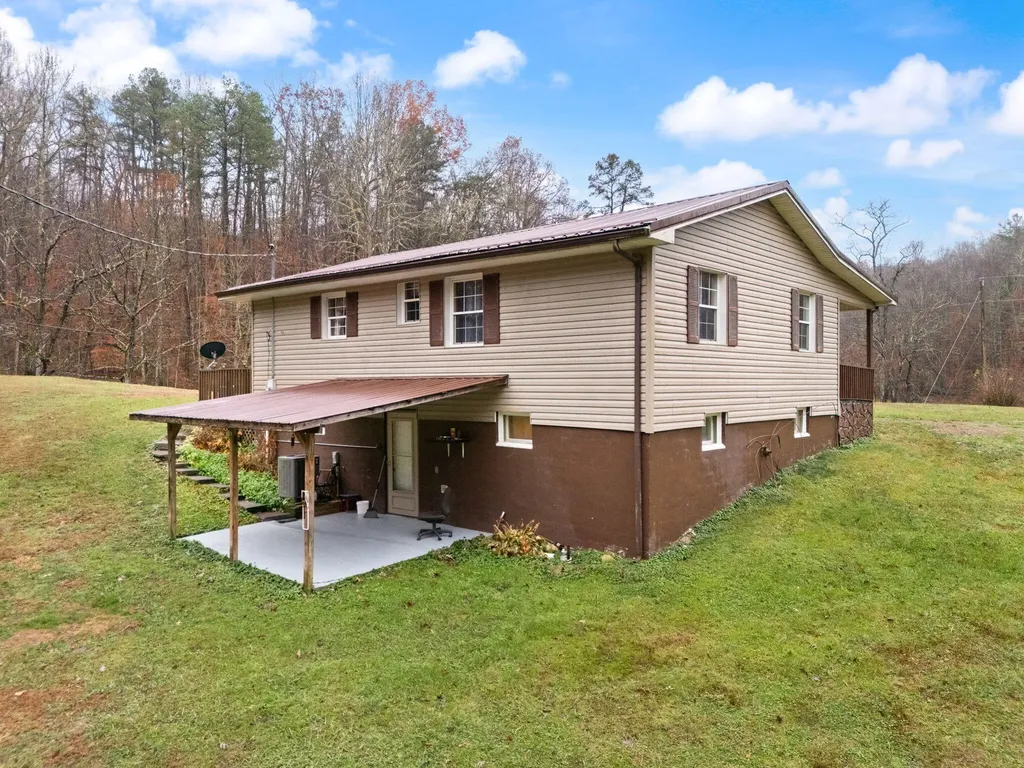 1324 Highway 399 Booneville KY 41314