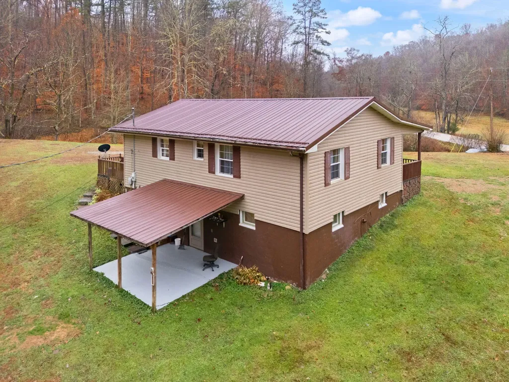 1324 Highway 399 Booneville KY 41314