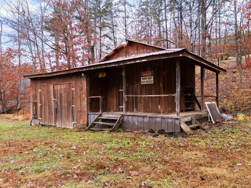 1324 Highway 399 Booneville KY 41314