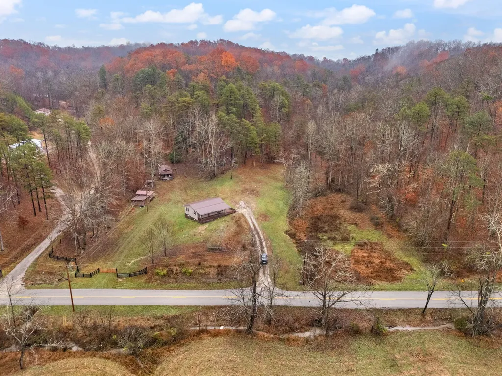 1324 Highway 399 Booneville KY 41314