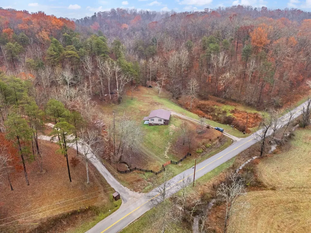 1324 Highway 399 Booneville KY 41314