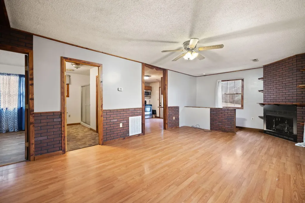 1324 Highway 399 Booneville KY 41314