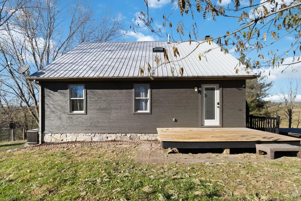 3895 Ky Highway 518 Hustonville KY 40437