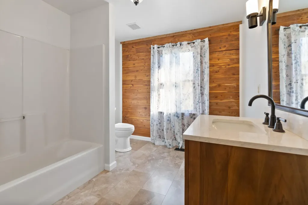 3895 Ky Highway 518 Hustonville KY 40437