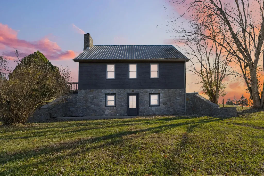 3895 Ky Highway 518 Hustonville KY 40437