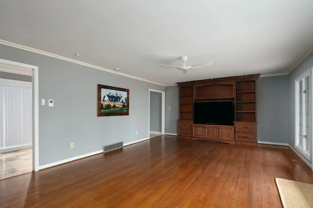 2051 Bridgeport Drive Lexington KY 40502