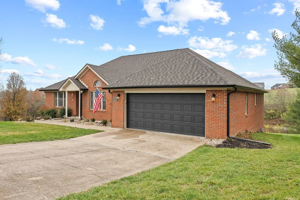3032 Woodfield Circle Richmond KY 40475