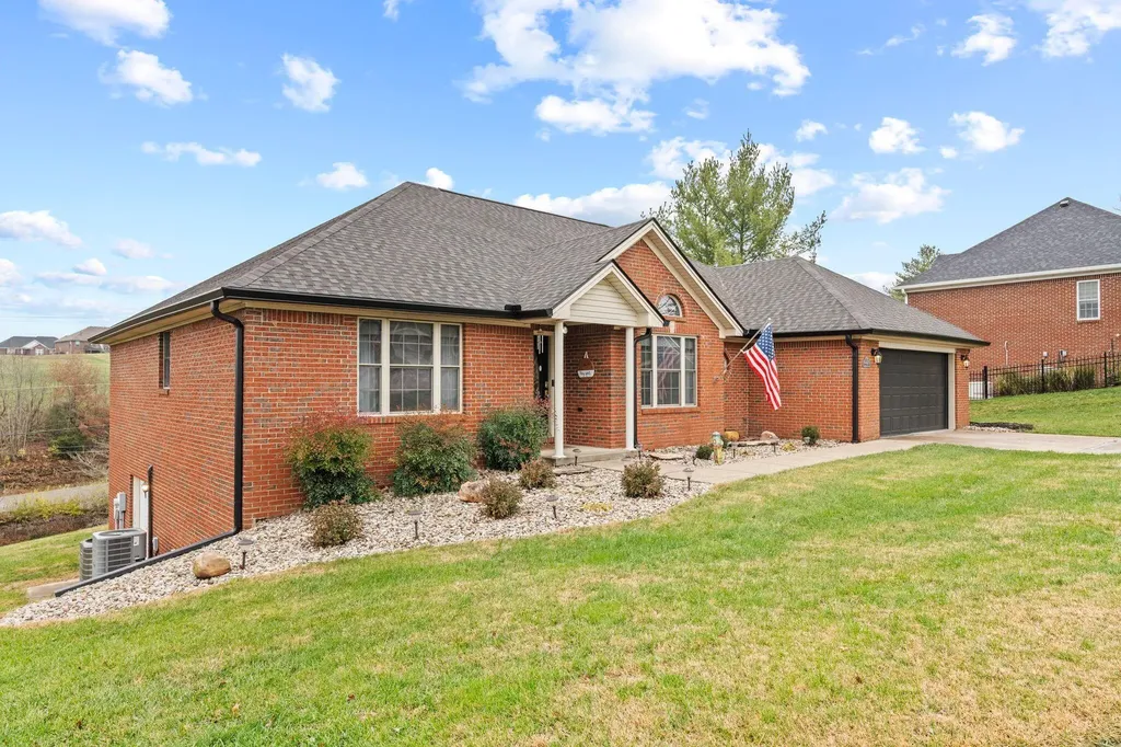 3032 Woodfield Circle Richmond KY 40475