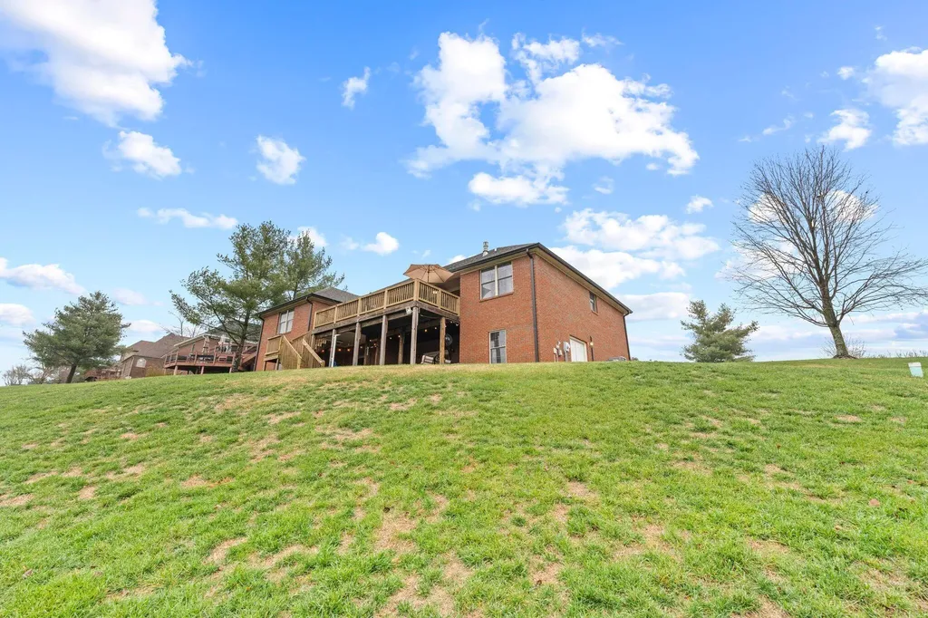 3032 Woodfield Circle Richmond KY 40475