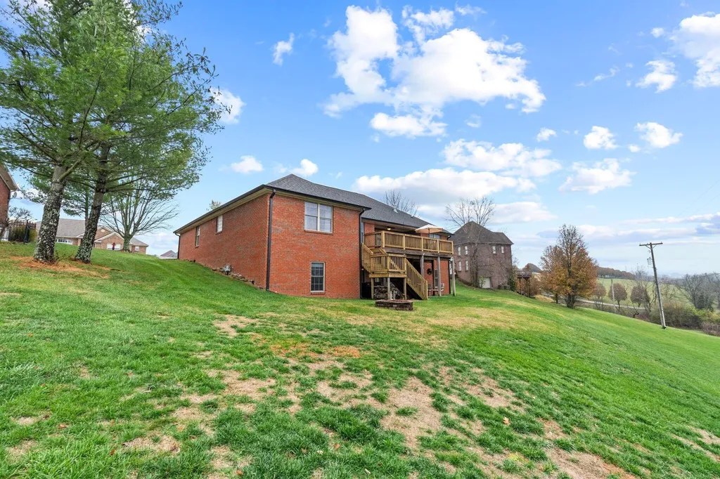 3032 Woodfield Circle Richmond KY 40475