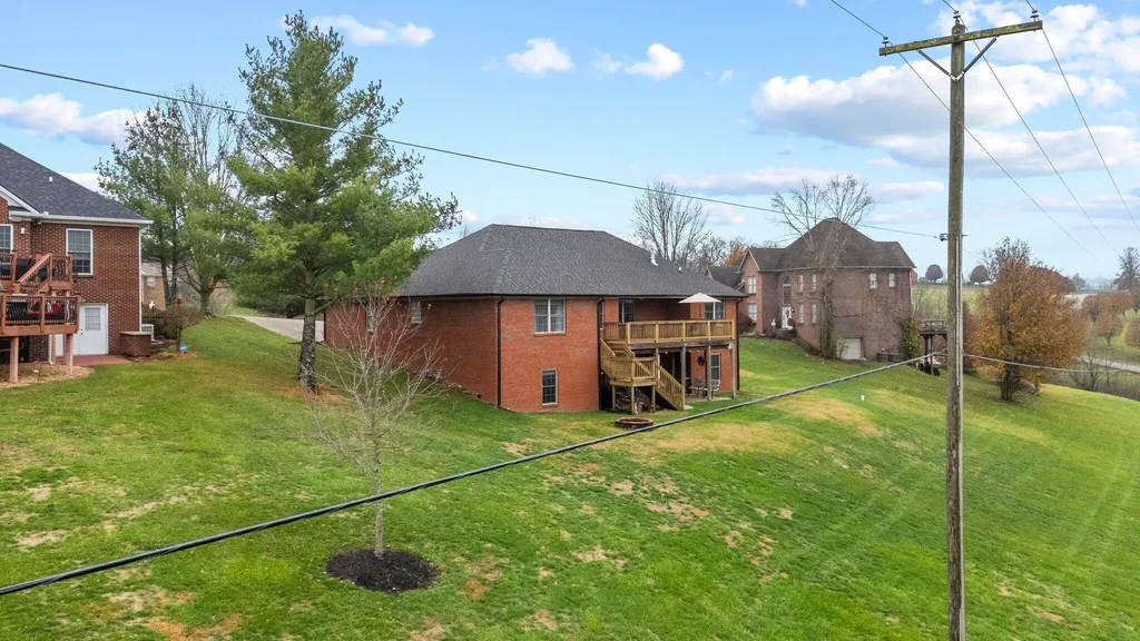 3032 Woodfield Circle Richmond KY 40475