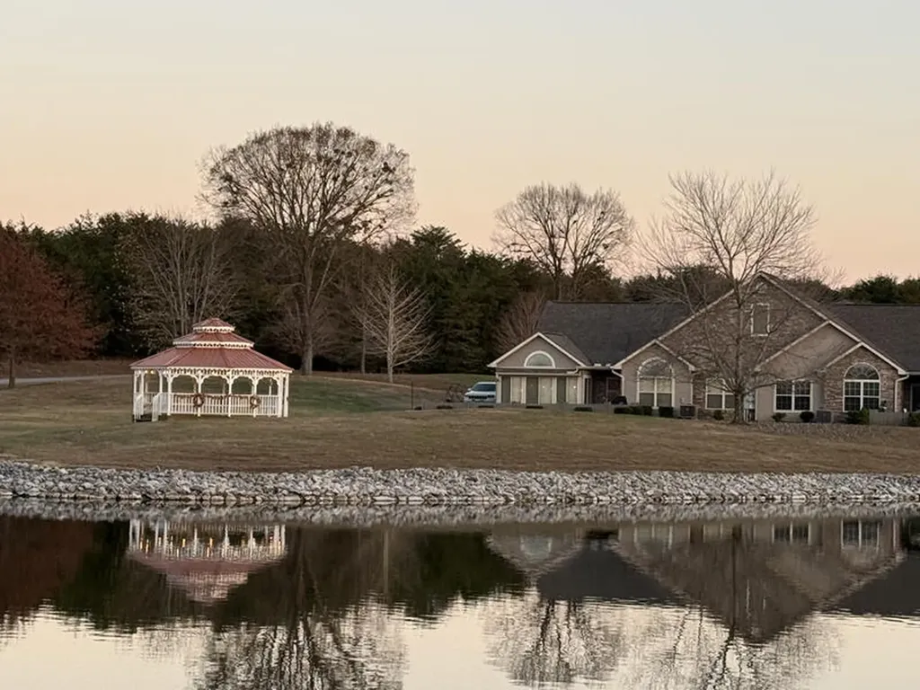 441 Deer Lake Place Bronston KY 42518