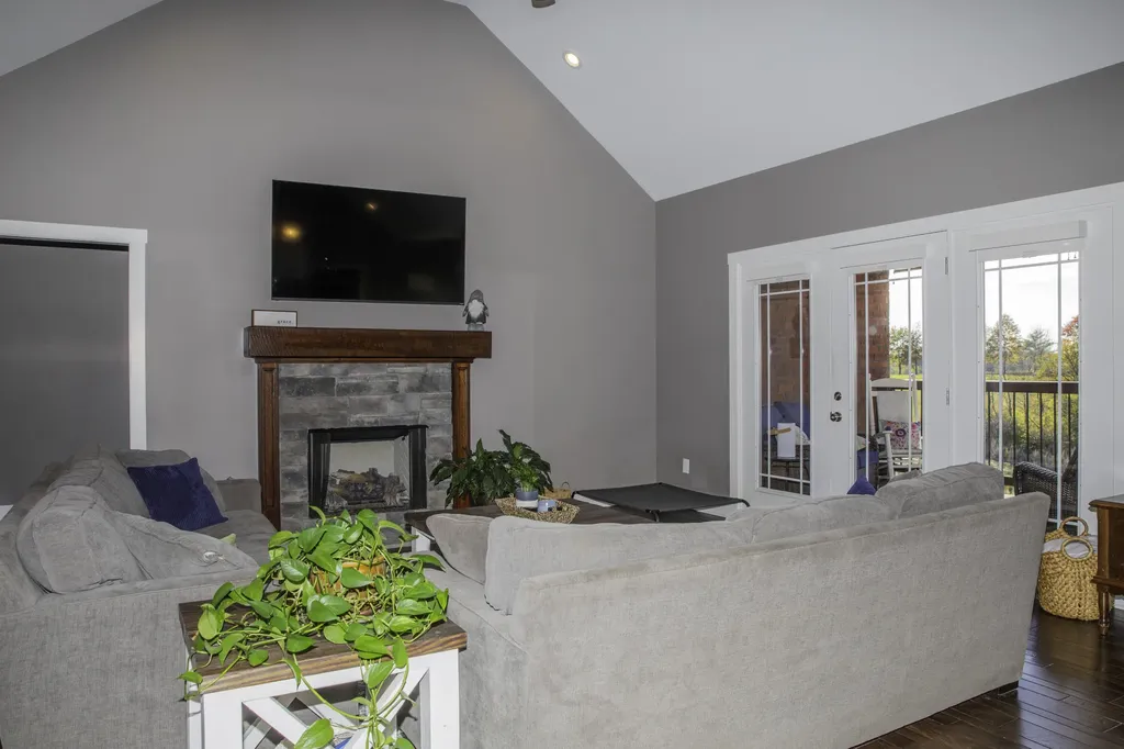 256 Cold Springs Drive Harrodsburg KY 40330