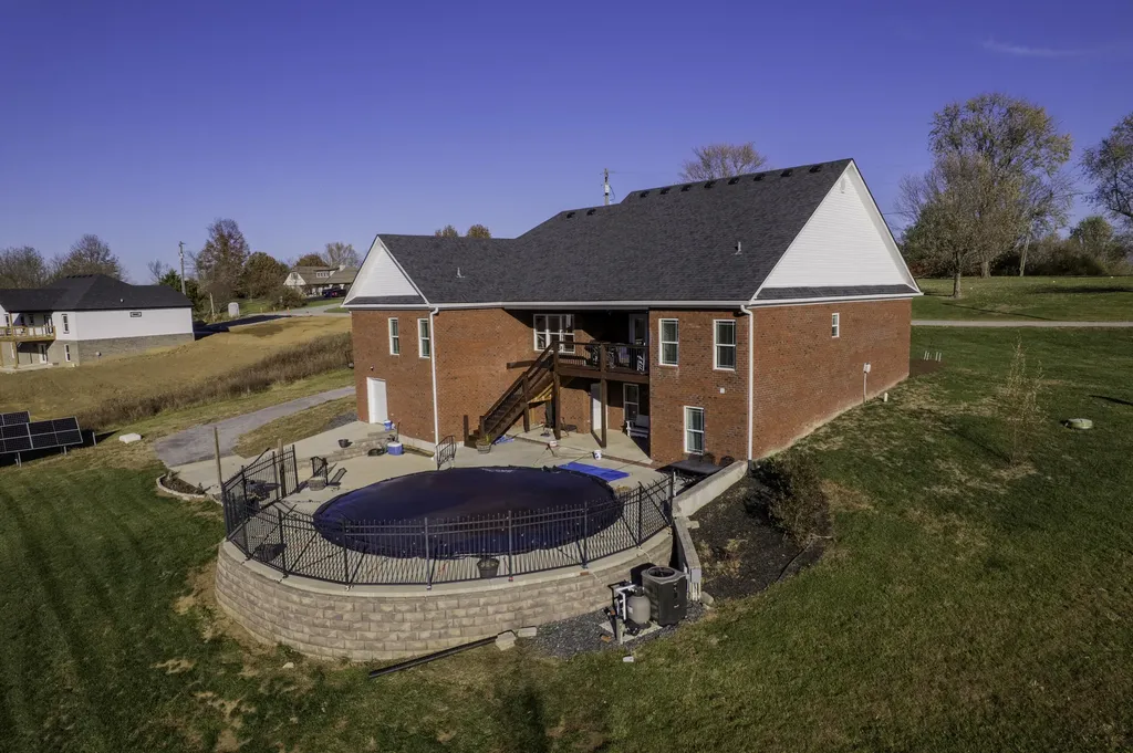 256 Cold Springs Drive Harrodsburg KY 40330