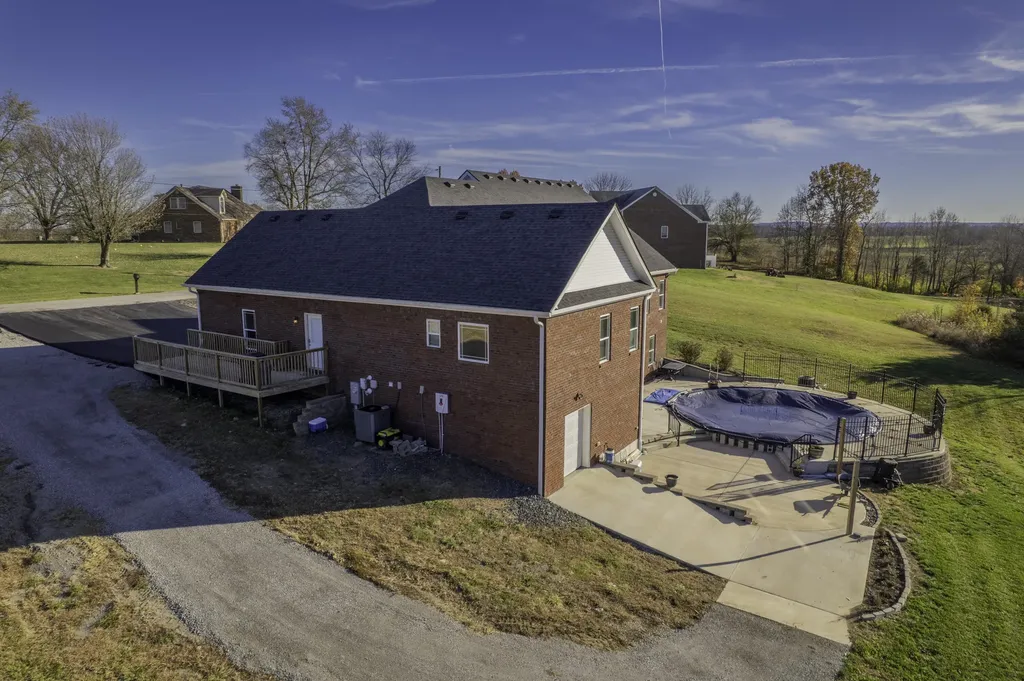 256 Cold Springs Drive Harrodsburg KY 40330